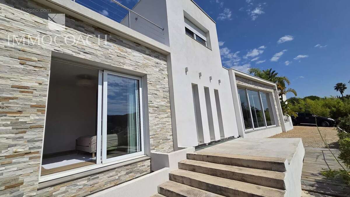 Maison à CARQUEIRANNE