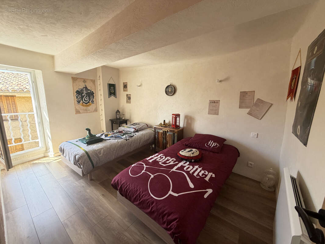 Maison à AIGUINES