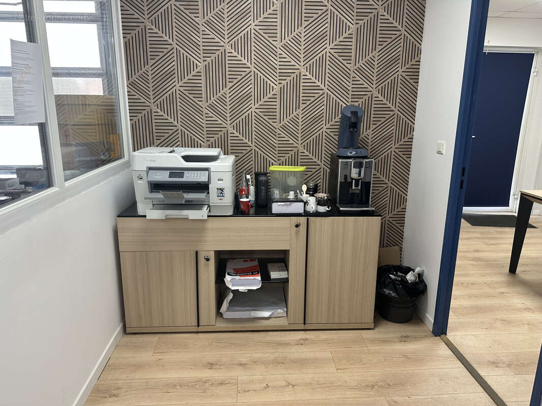 Commerce à MONTARDON