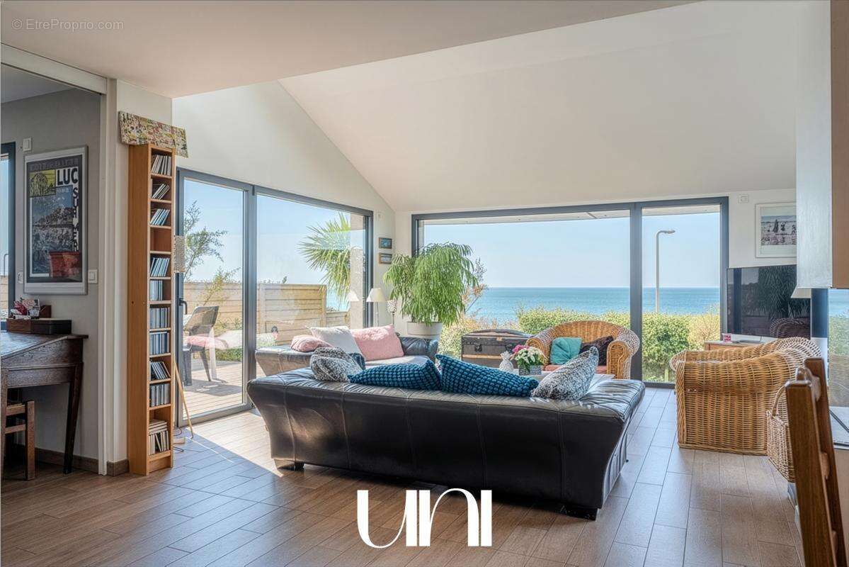 Maison à LUC-SUR-MER