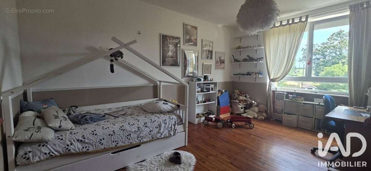 Maison 175 m² à Coray  - photo 7