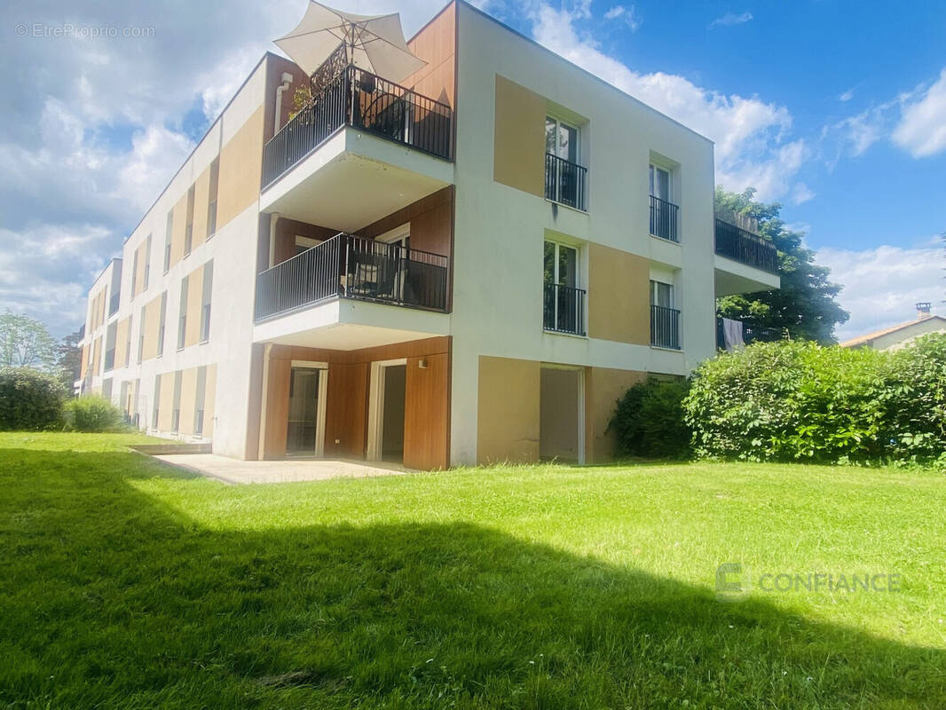 Appartement à LENTILLY