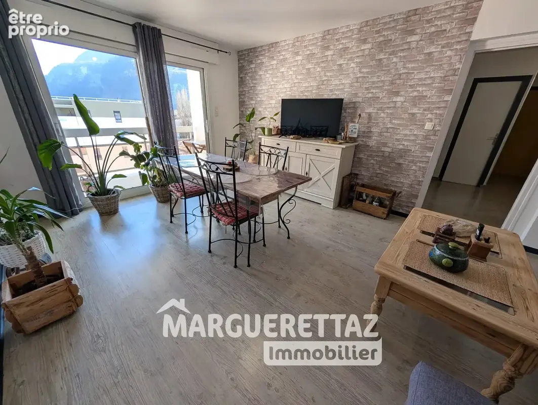 T3 de 75 m² a cluses - photo 2