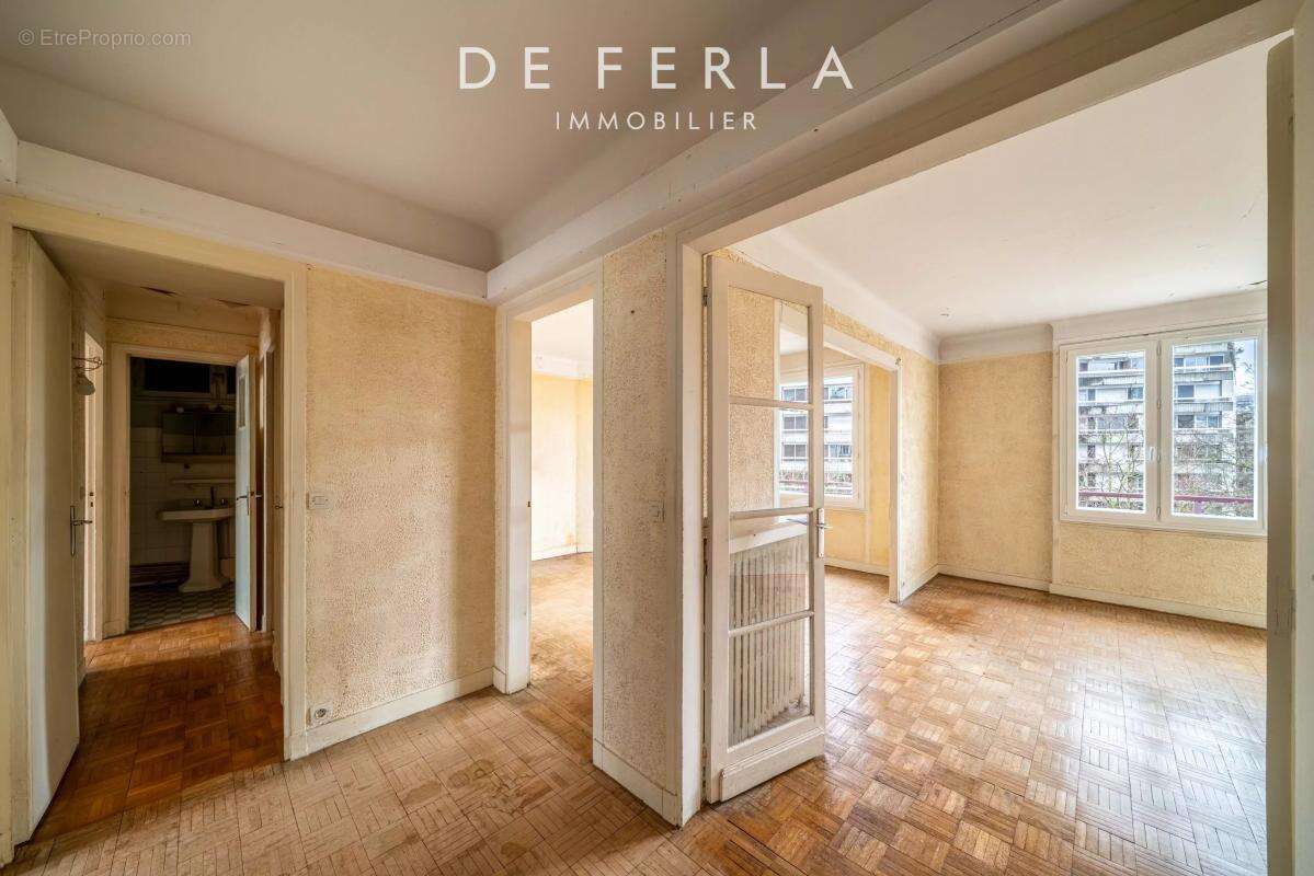 Appartement à PARIS-15E