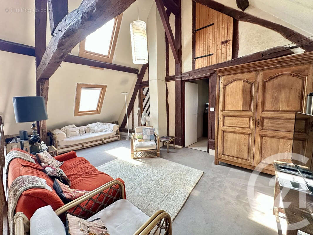 Maison à YEVRES