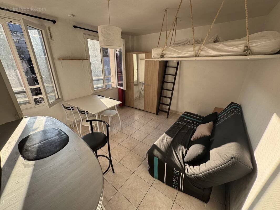 Appartement à PARIS-20E