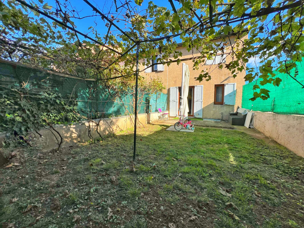 Maison à PIERRE-BENITE