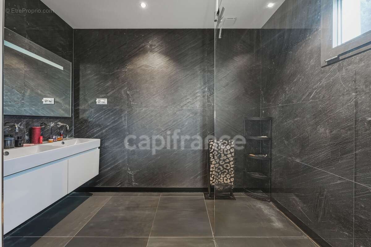 Maison à vendre 7 pièces CROZET (01) - photo 33