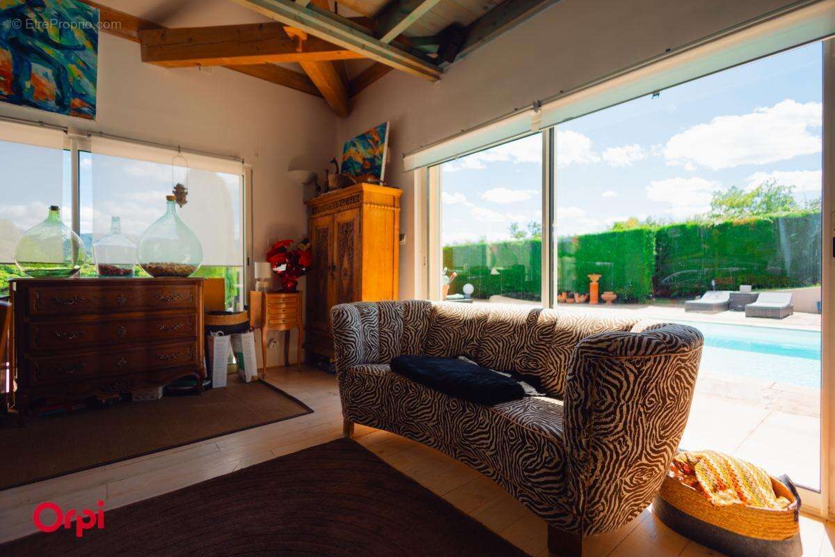 Maison à BESSENAY