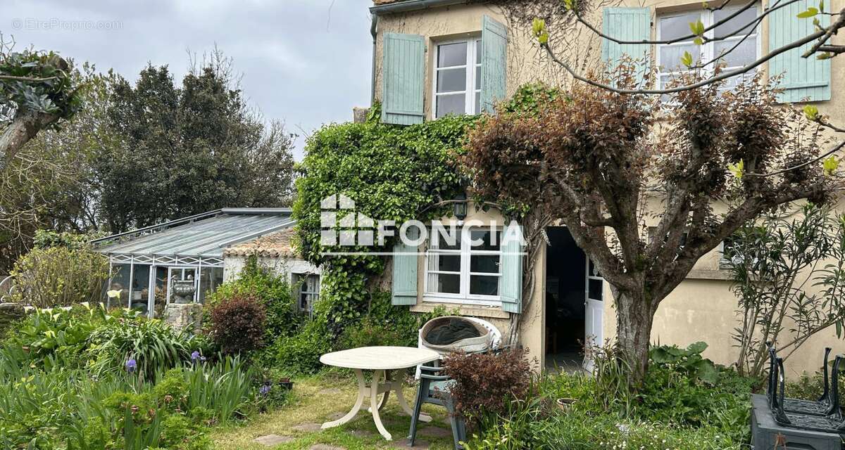 Ile de noirmoutier - maison de caractere rare - dans le quartier historique de noirmoutier - photo 10