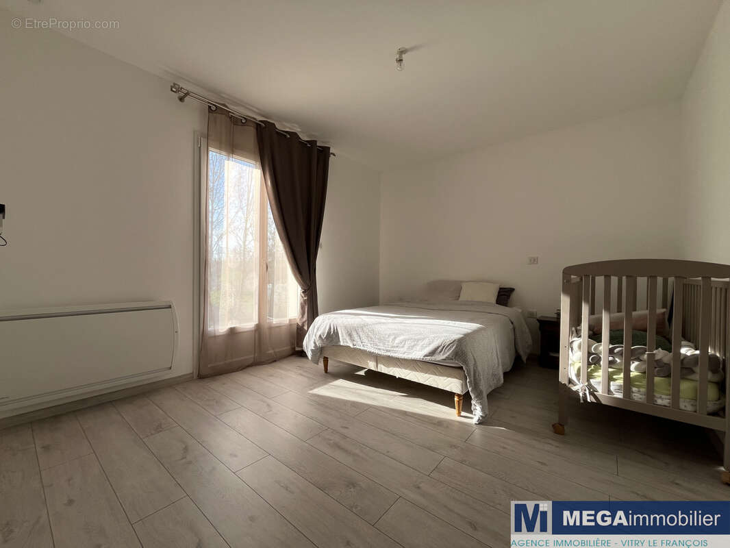 Maison à SAINT-CHERON