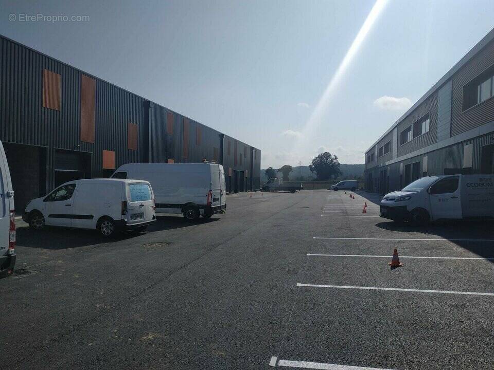 Autre à VAULX-MILIEU