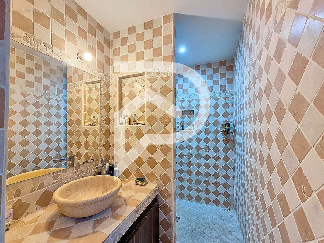 Appartement à MONTBOUCHER-SUR-JABRON