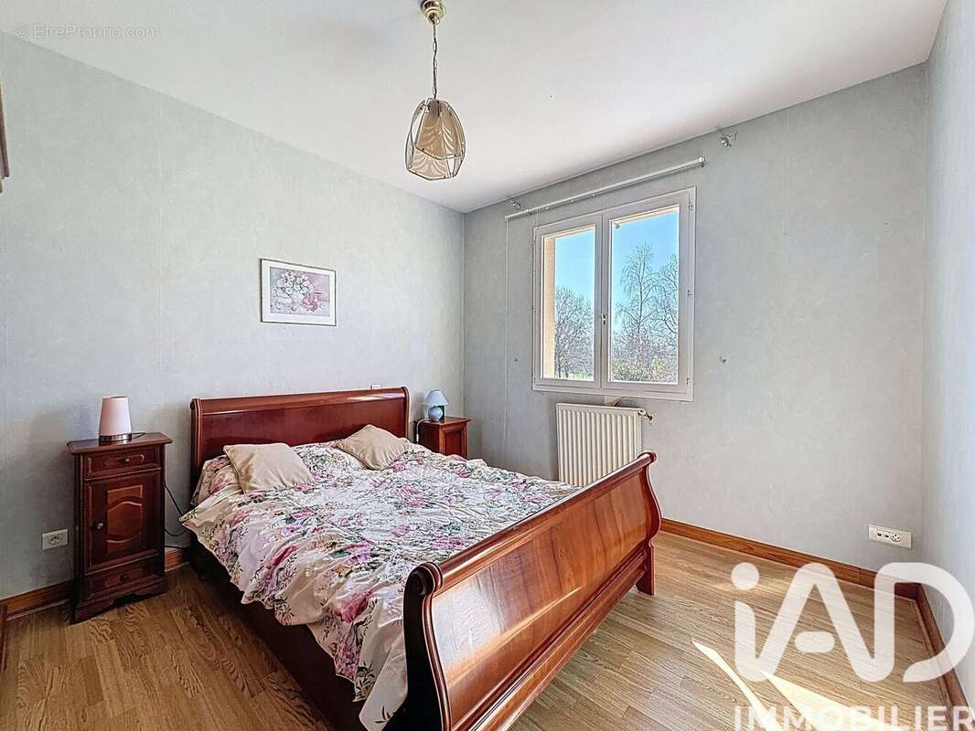 Maison 137 m² à Mondavezan  - photo 8