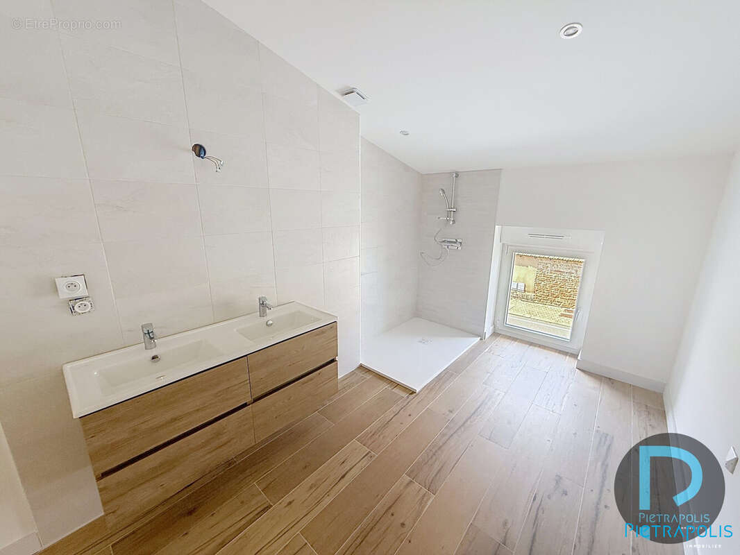 Appartement à MANZIAT