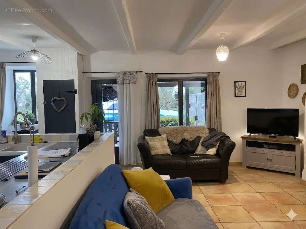 Maison à MILLAC