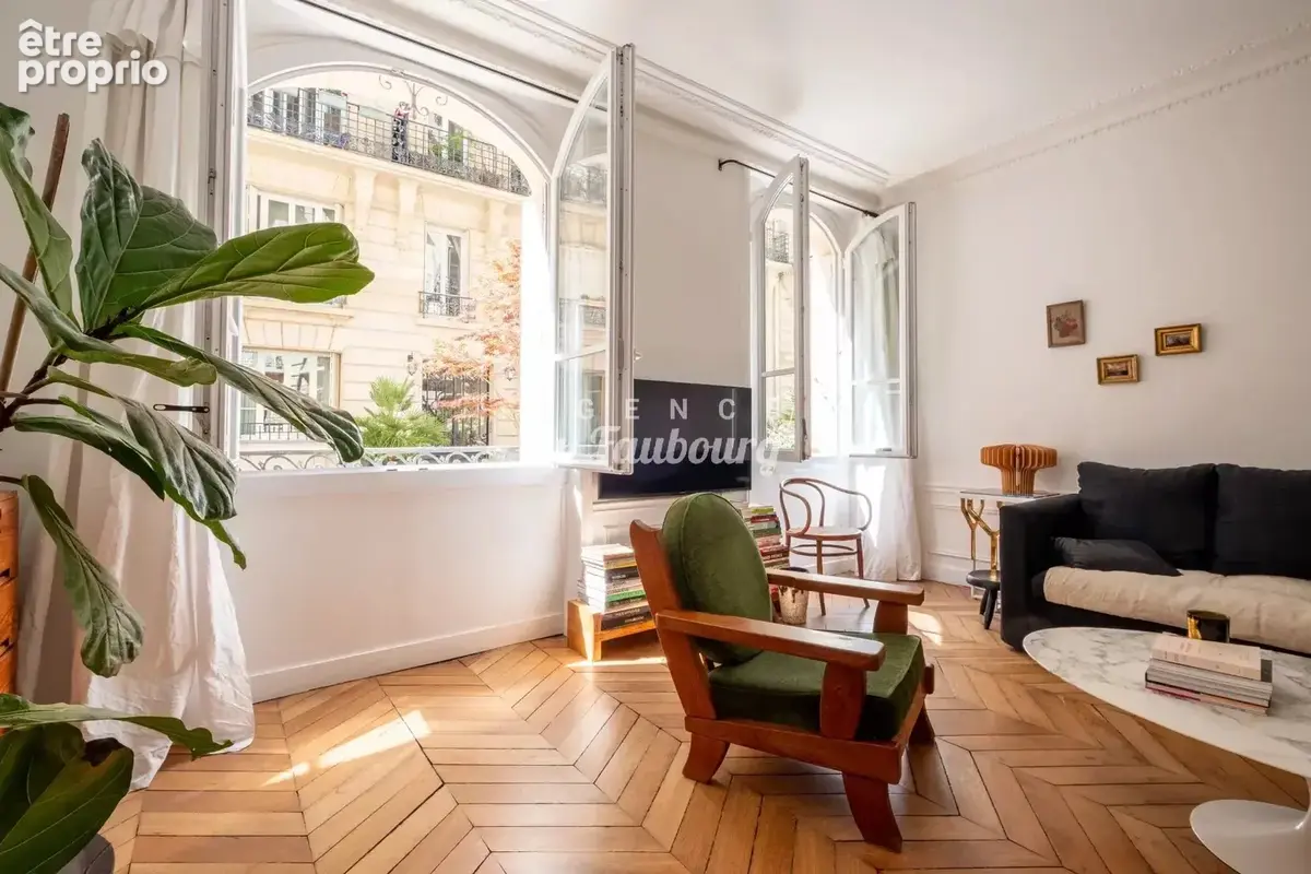 Voie privée - Square Pétrelle - 2 pièces de 61m2 - photo 4