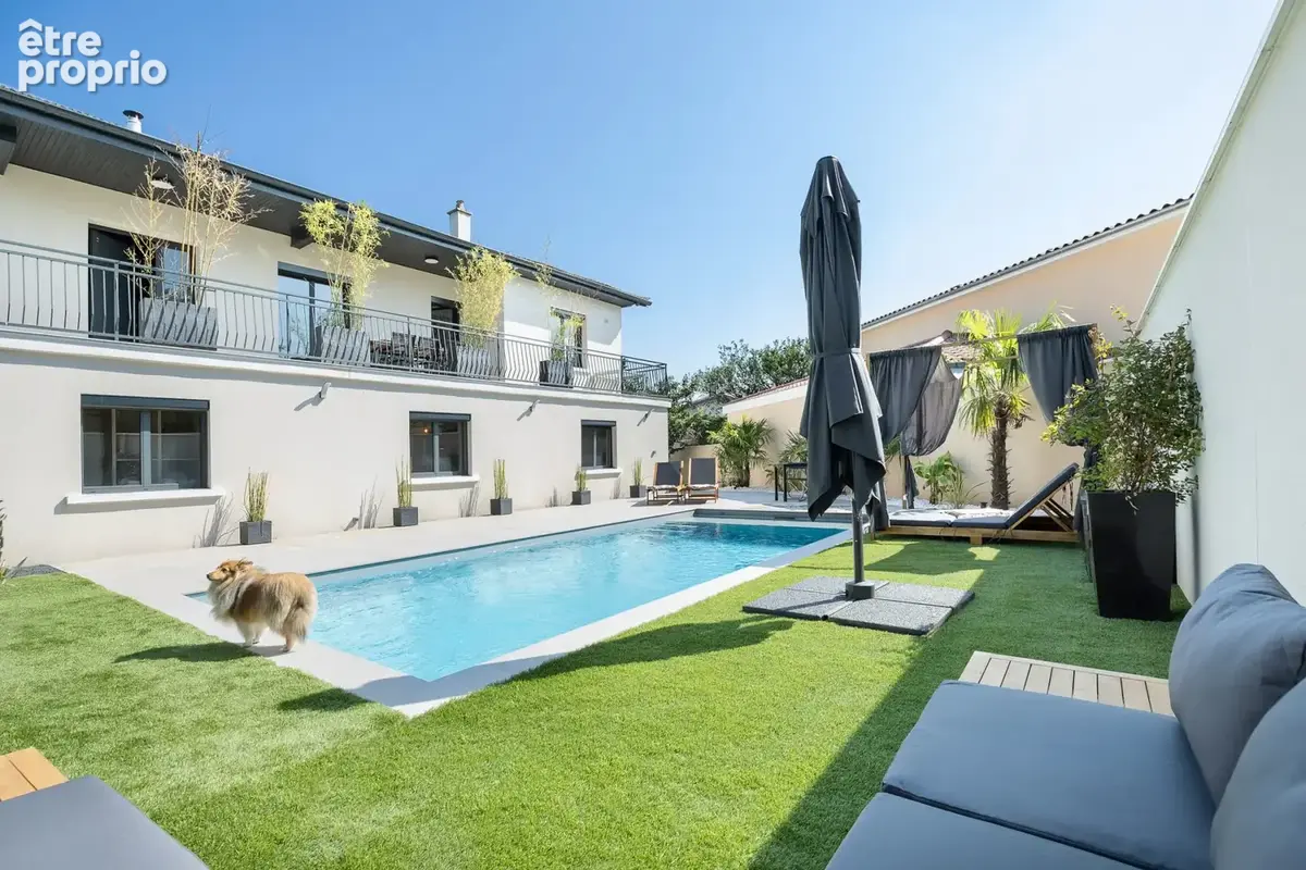 Maison 175 m² à Saint-Genis-Les-Ollieres  - photo 2