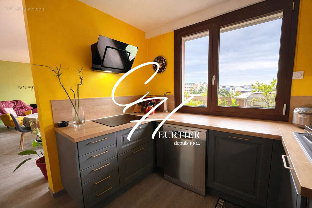 Appartement à FONTAINE