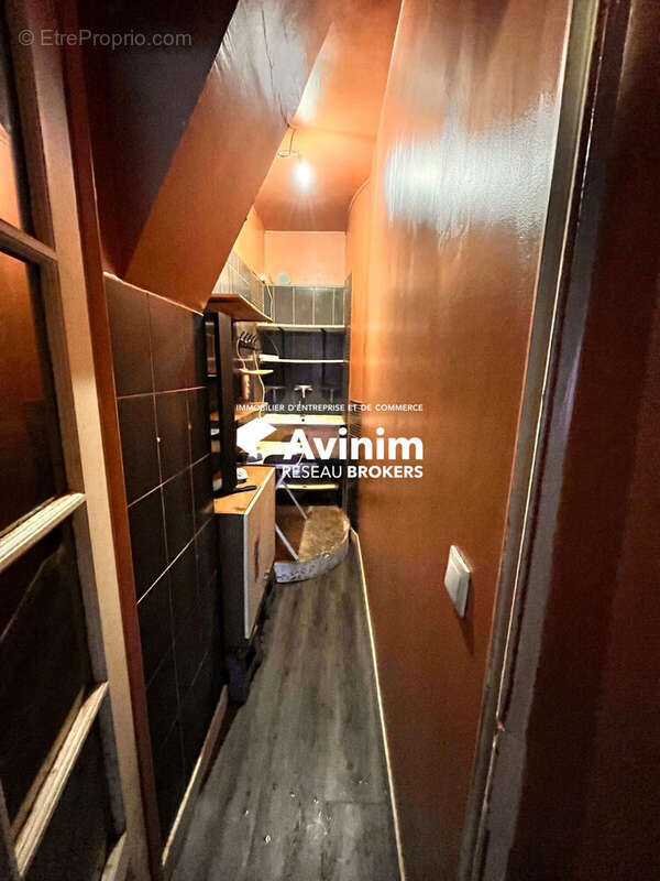 Commerce à PARIS-9E