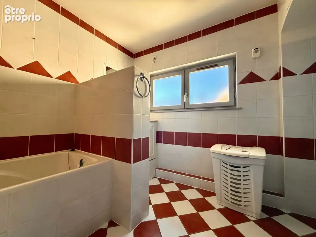 EXCLUSIVITÉ Maison de ville rénovée de 80 m2, 3ch, proche de la cathédrale. - photo 19