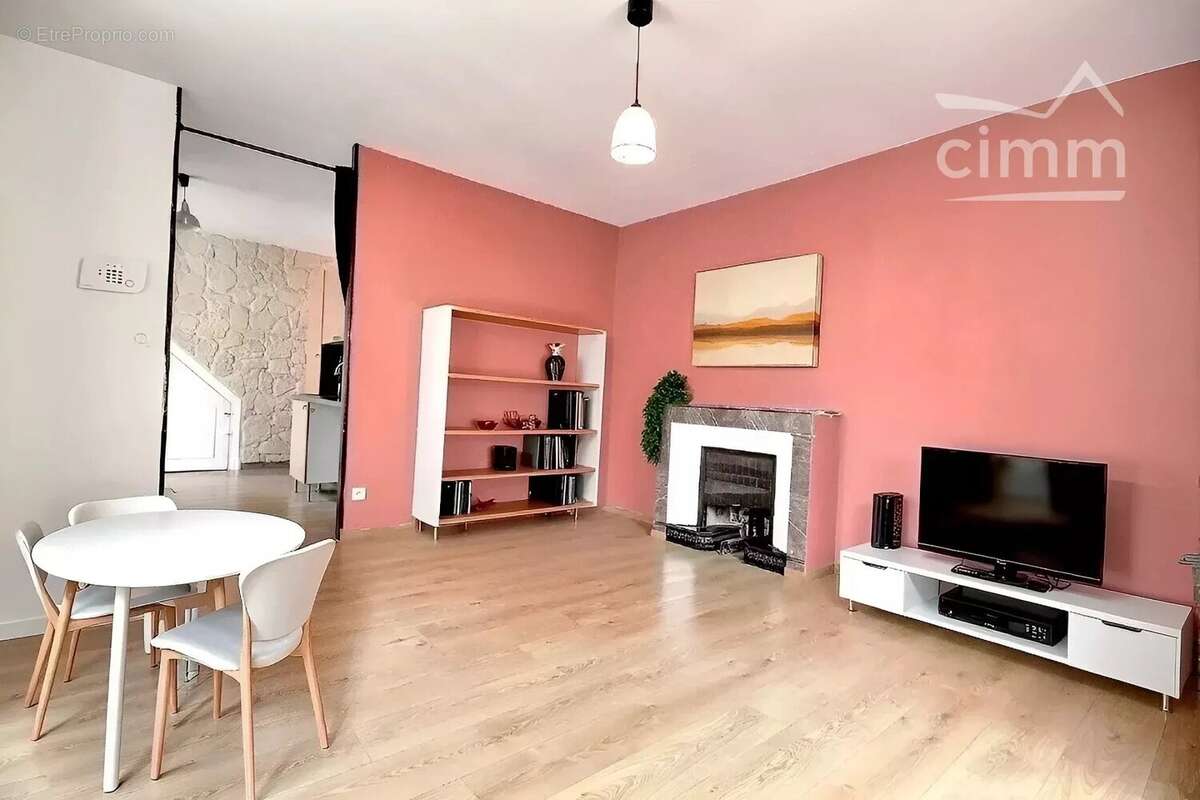Appartement à DOMENE