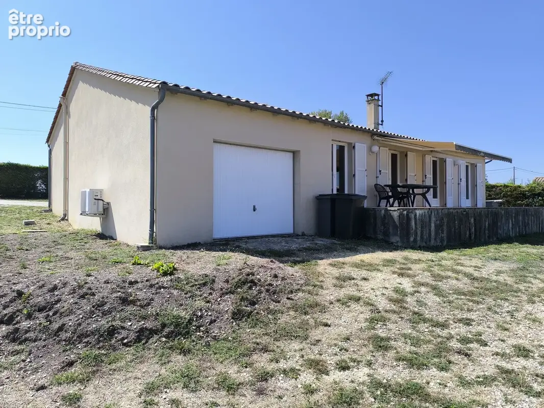 Maison à LA CHAPELLE-GONAGUET
