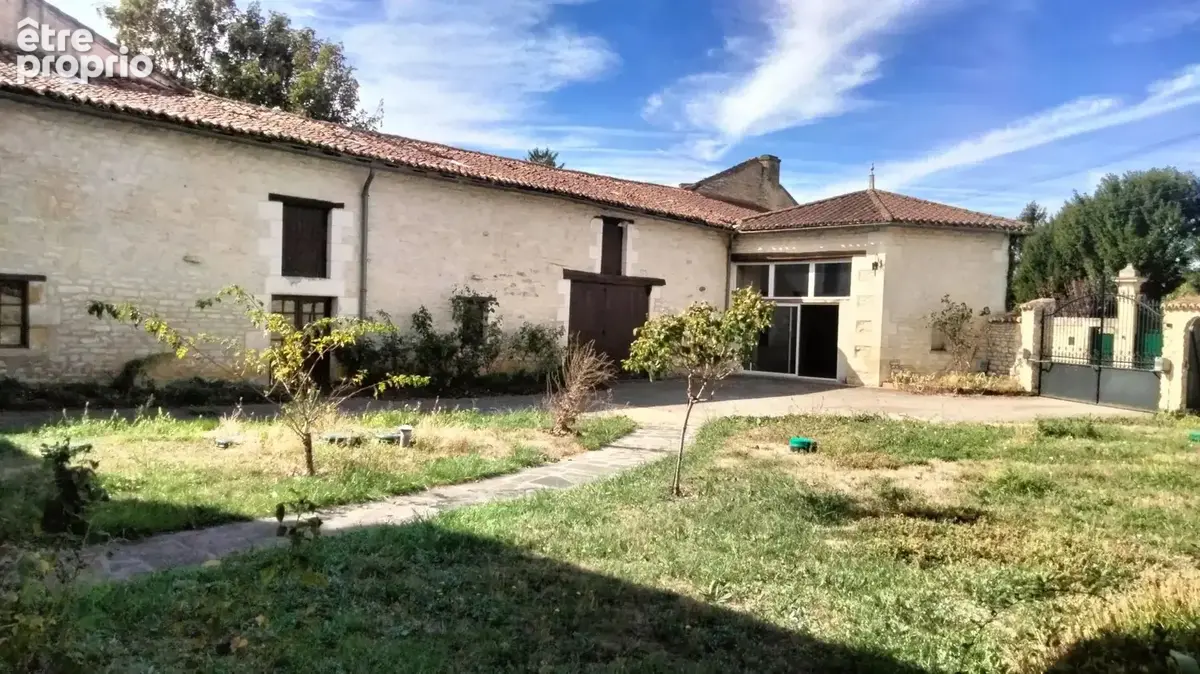 Immeuble centre Neuville 216m2+ dépendances - photo 17