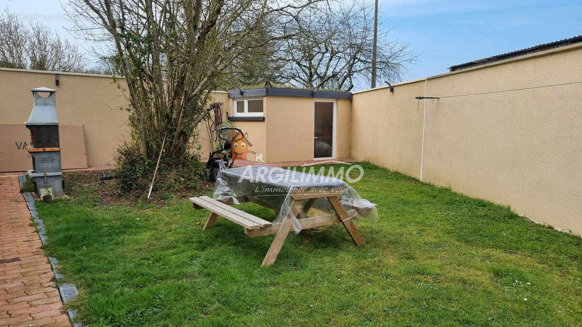 Maison à SAINT-CALAIS