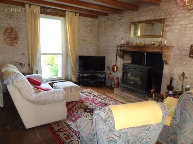Belle maison de 3 chambres avec piscine creusée, 2 maisons d'amis et possibilité d'en créer une troisième. - photo 12