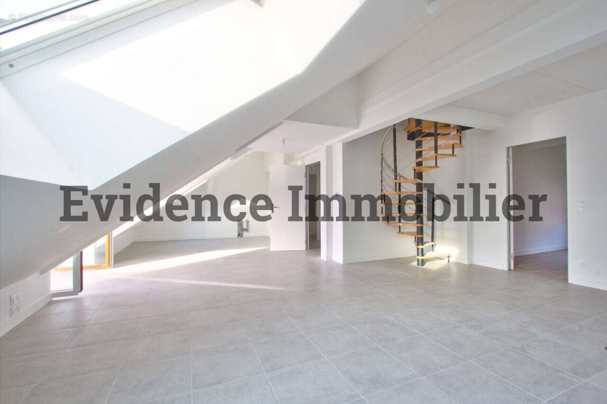 Appartement à GILLY-SUR-ISERE