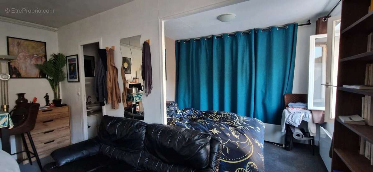 Appartement à VENEUX-LES-SABLONS