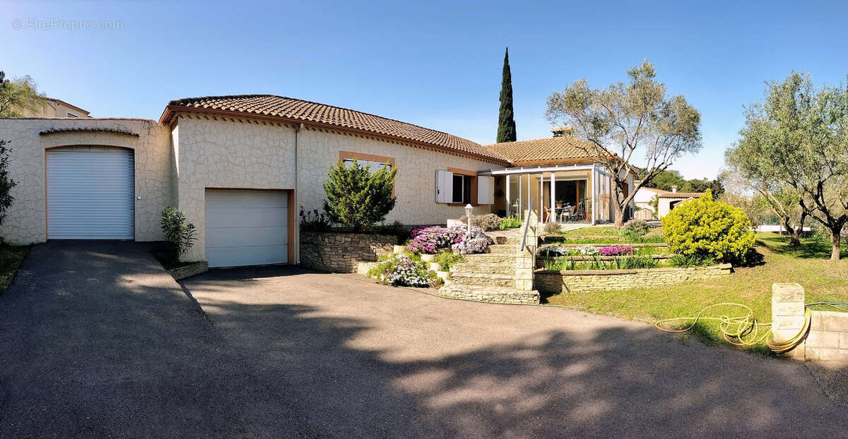 Maison à BELLEGARDE