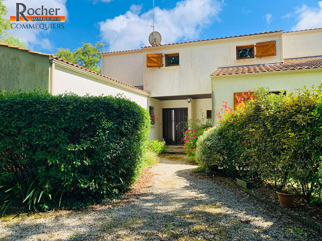 Maison à COMMEQUIERS