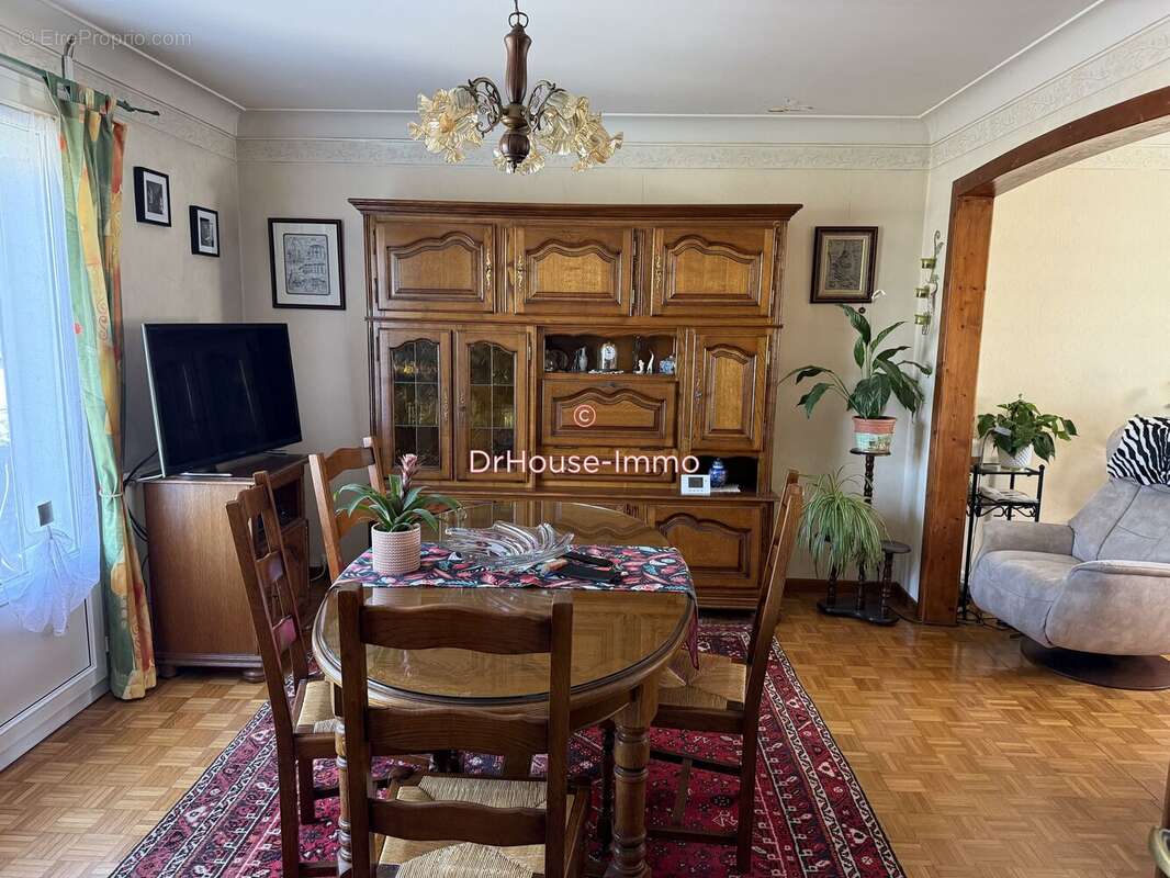 Maison à THURE