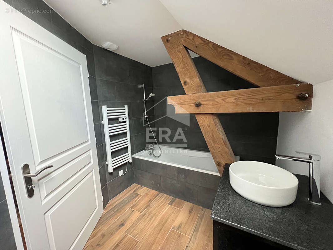Appartement à BYANS-SUR-DOUBS