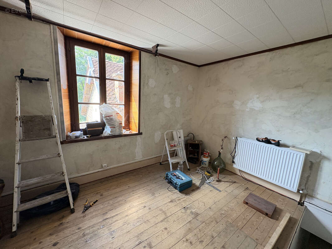Ensemble immobilier au cœur du village de Saint Geoire en Valdaine - photo 8