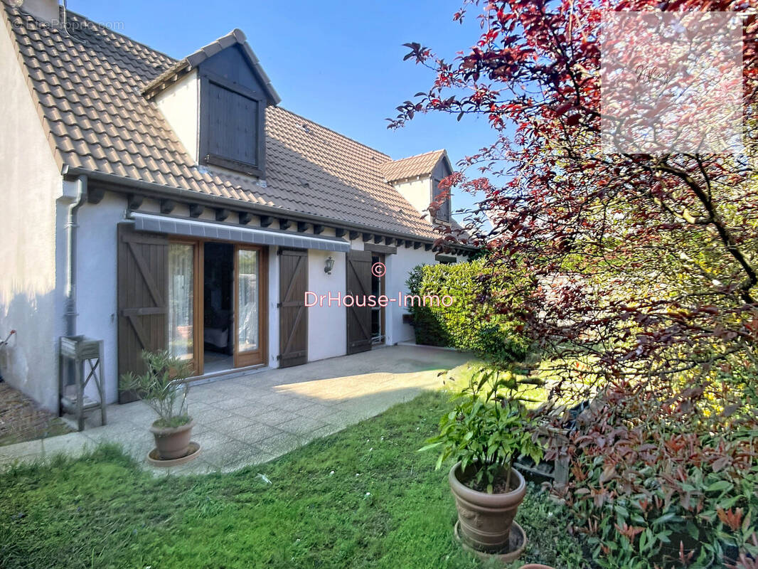 Maison à FLEURY-LES-AUBRAIS