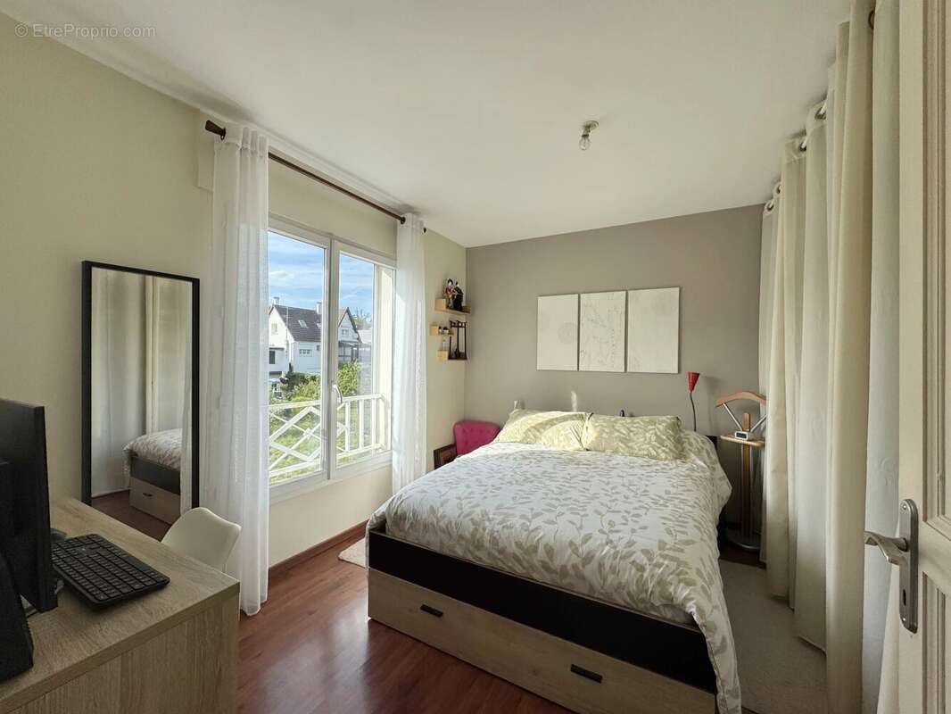 Appartement à VERRIERES-LE-BUISSON