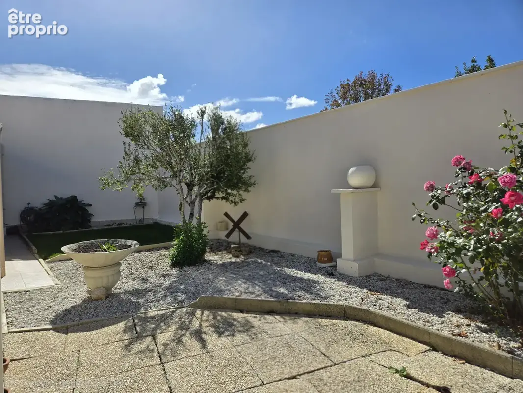 Rochefort proche commerces et lycee - maison f3 - jardin - garage - photo 13