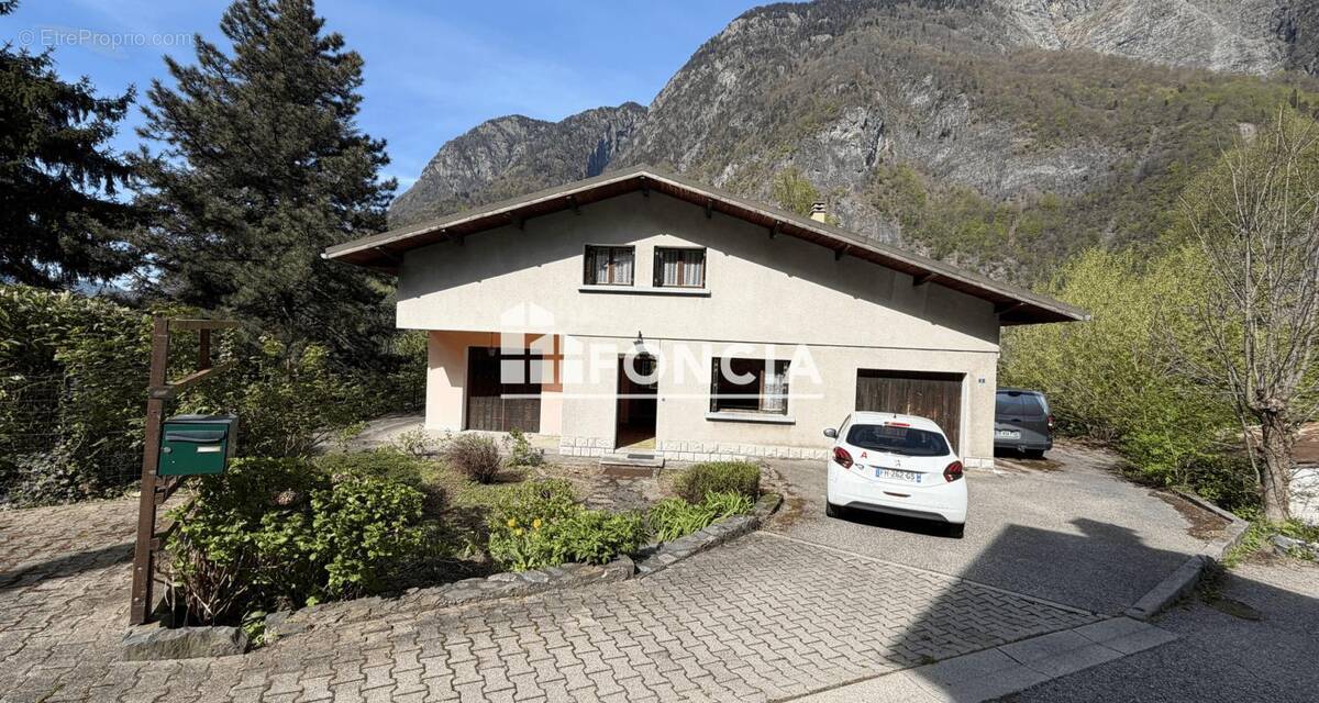 Maison à LIVET-ET-GAVET