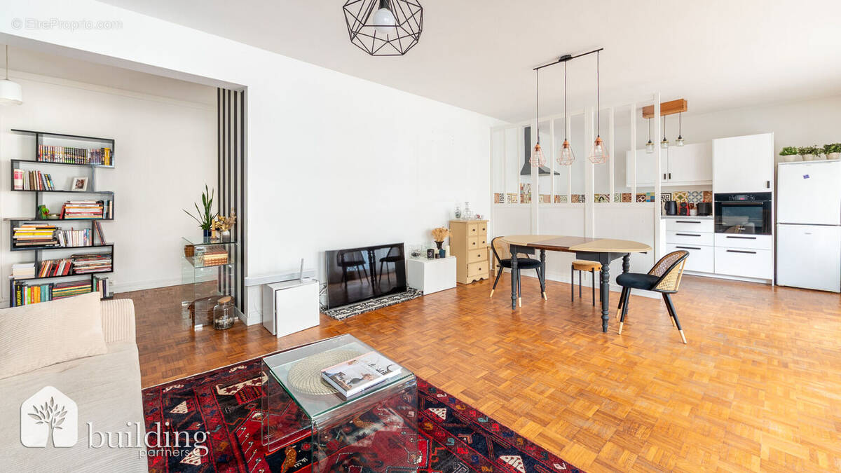 Appartement à COURBEVOIE