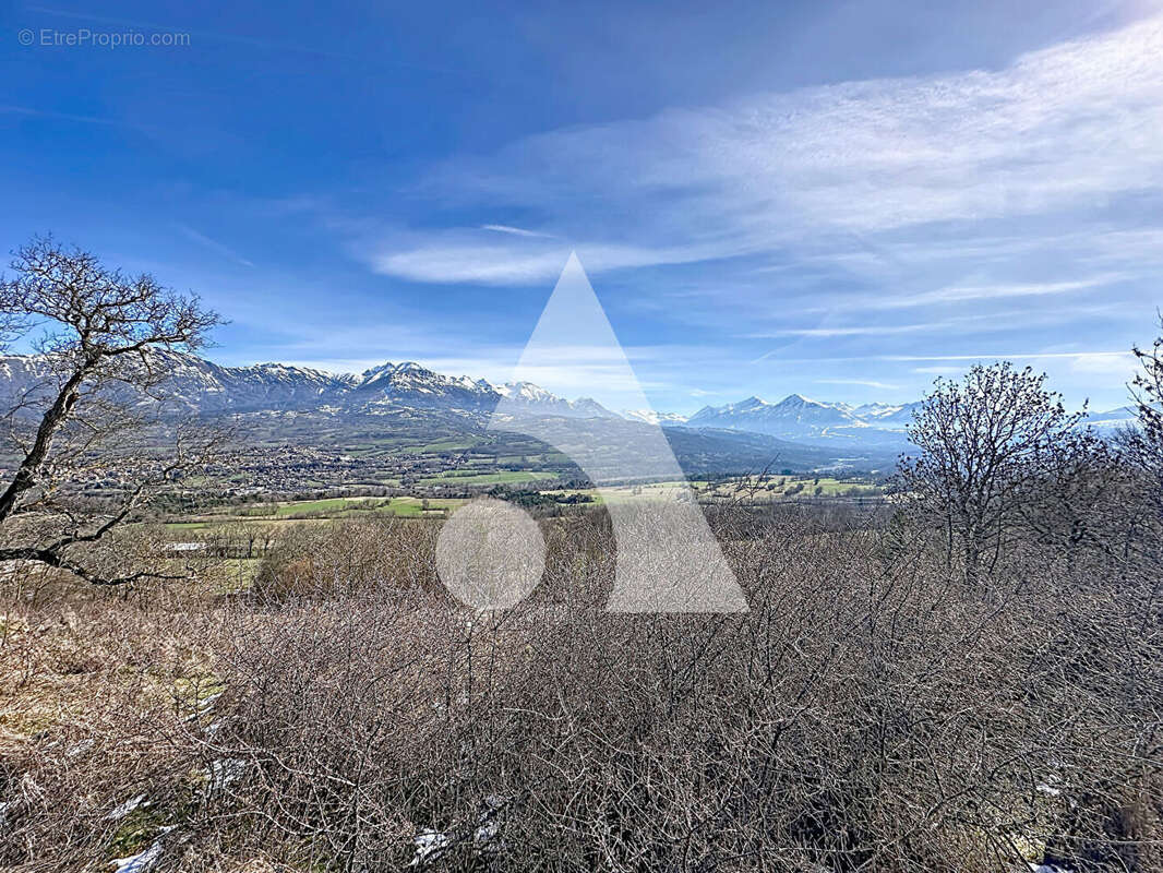 Terrain à LA FARE-EN-CHAMPSAUR