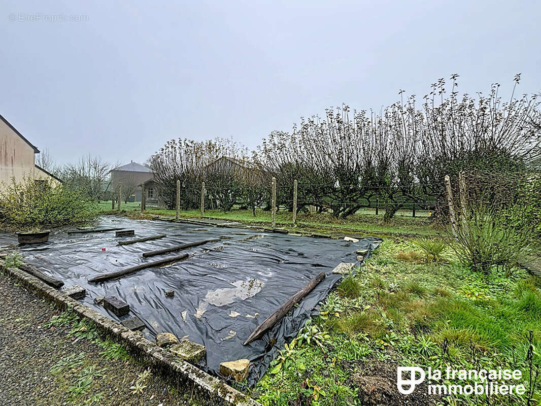 Terrain à LA BOUEXIERE