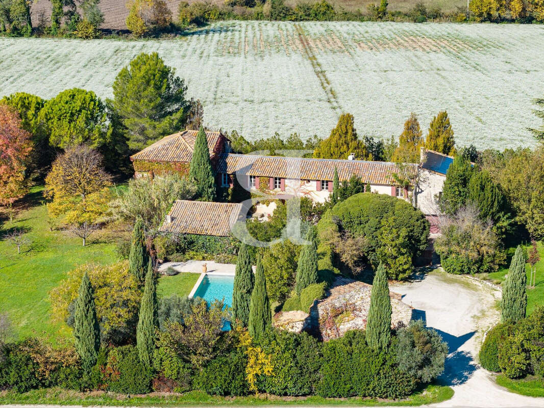 Maison à L'ISLE-SUR-LA-SORGUE