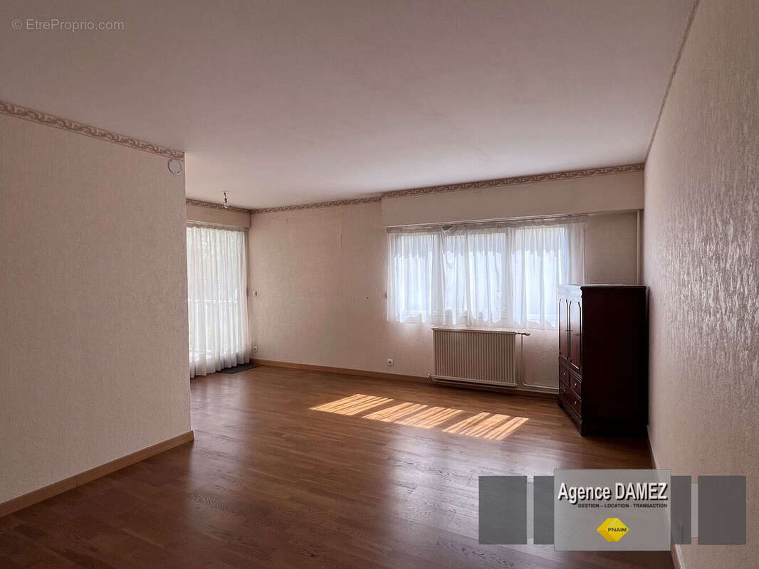 À vendre à Dourdan - Appartement 3 pièces de 75 m² avec terrasse, cave et garage, proche centre-ville et gare - photo 6
