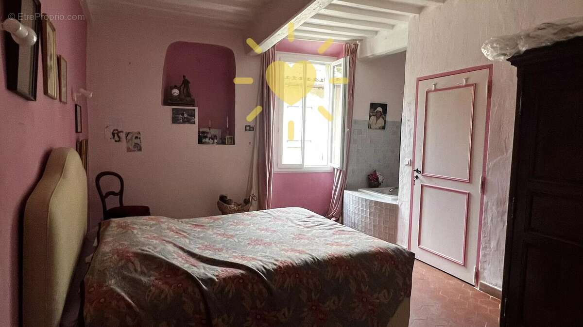 CLAVIERS : Belle maison de village restaurée avec terrasse - photo 25