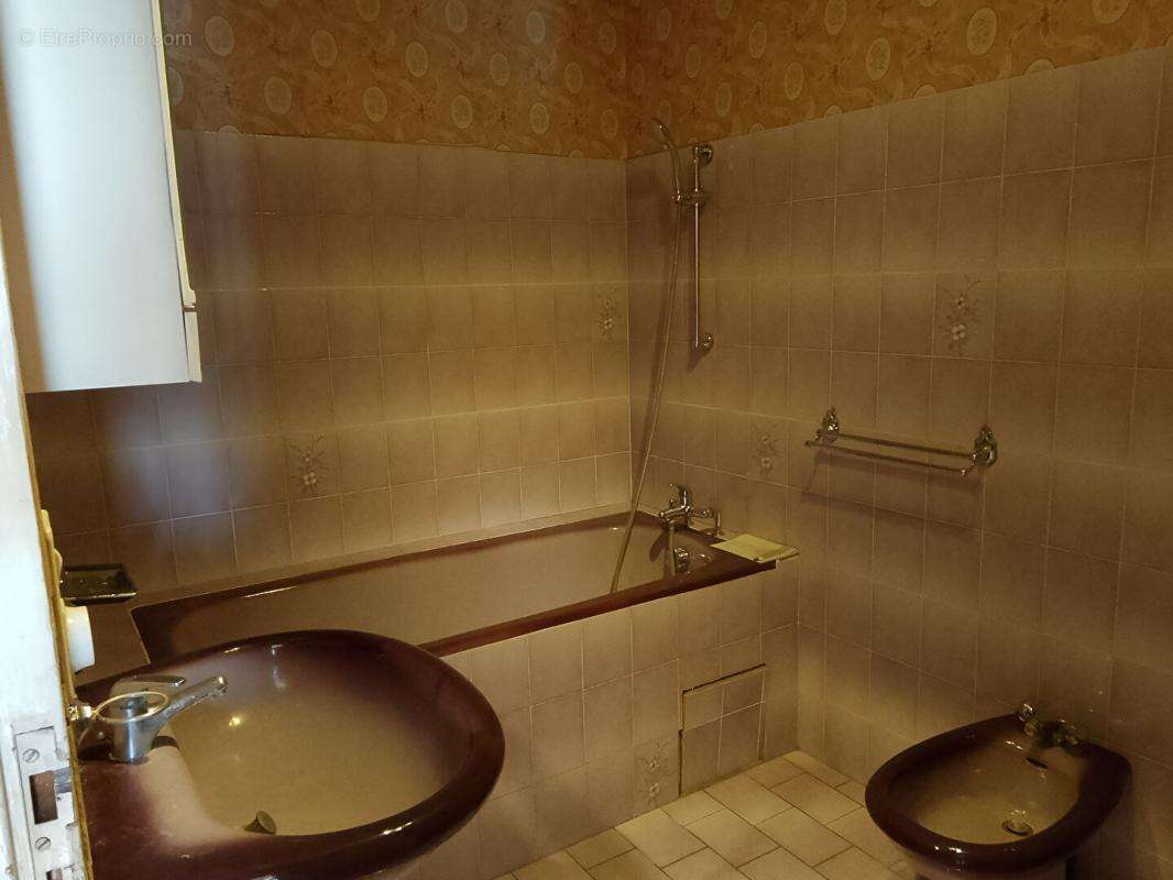 Appartement à CHATEAUBERNARD