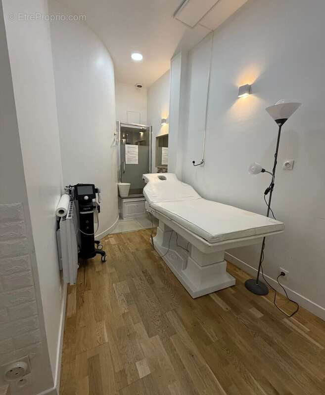 Commerce à PARIS-7E