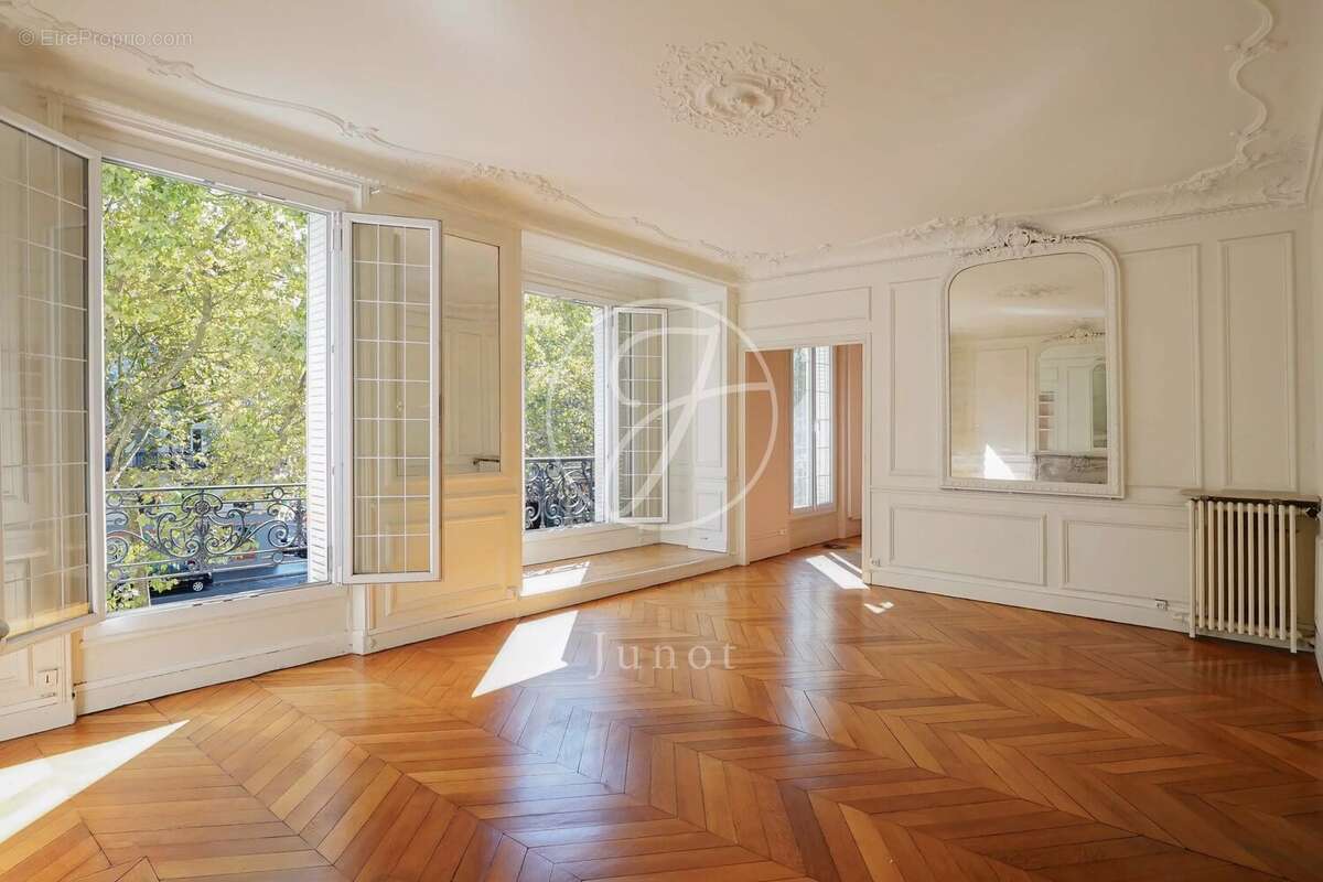 Appartement à PARIS-9E